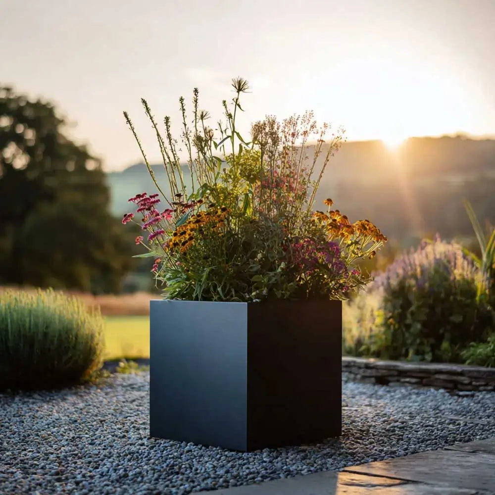 #30cm(L) x 30cm(W) x 30cm(H)
#Black
#With Liner
#No Liner