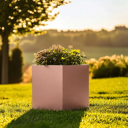 #30cm(L) x 30cm(W) x 30cm(H)
#Rose Gold
#With Liner
#No Liner