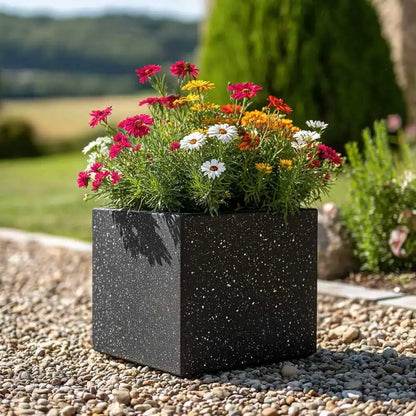 #40cm(L) x 40cm(W) x 40cm(H)
#Black Stone
#With Liner
#No Liner