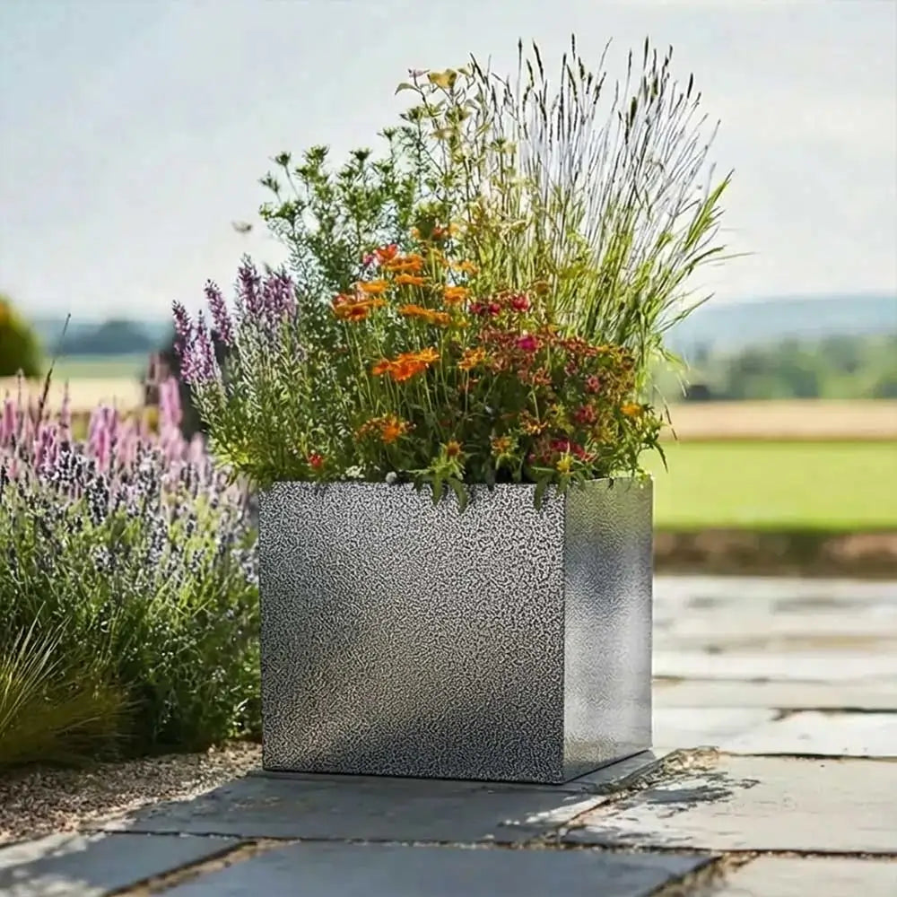 #40cm(L) x 40cm(W) x 40cm(H)
#Silver Black
#With Liner
#No Liner