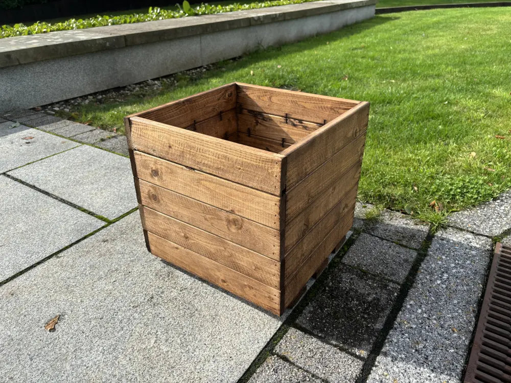 #39cm(L) x 39cm(W) x 38cm(H)
