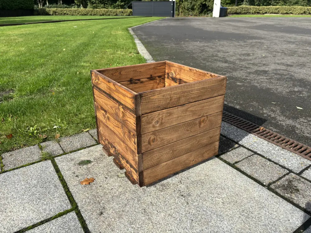 #39cm(L) x 39cm(W) x 38cm(H)