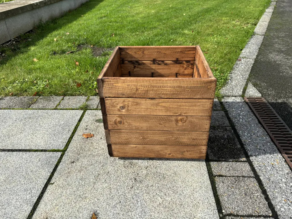 #39cm(L) x 39cm(W) x 38cm(H)