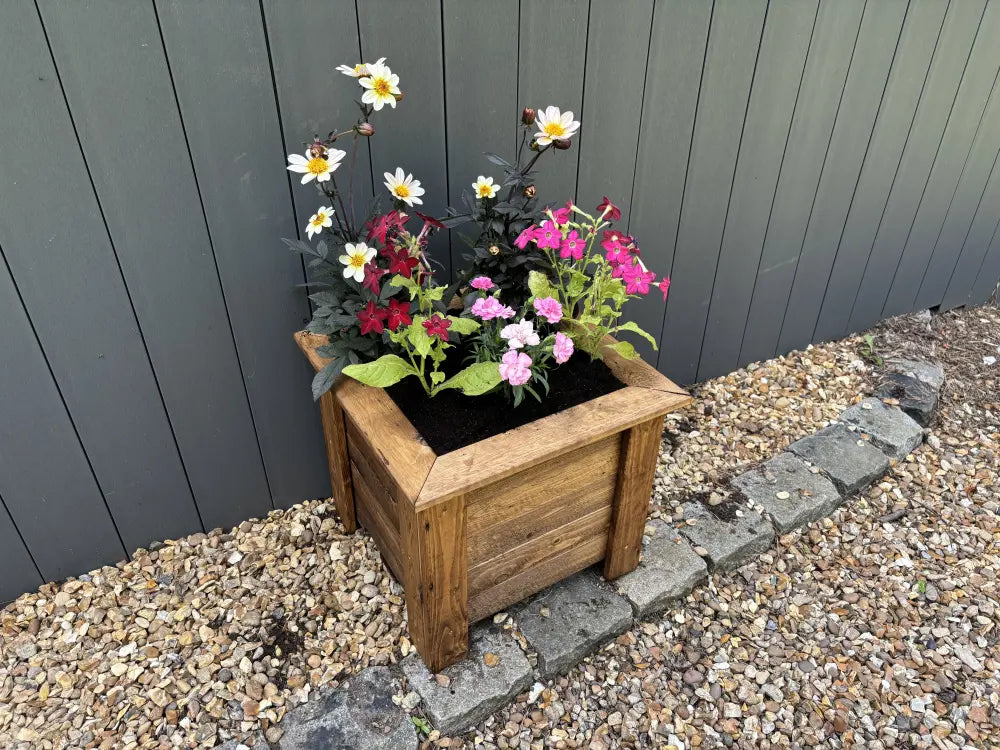 #47.5cm(L) x 47.5cm(W) x 42cm(H)