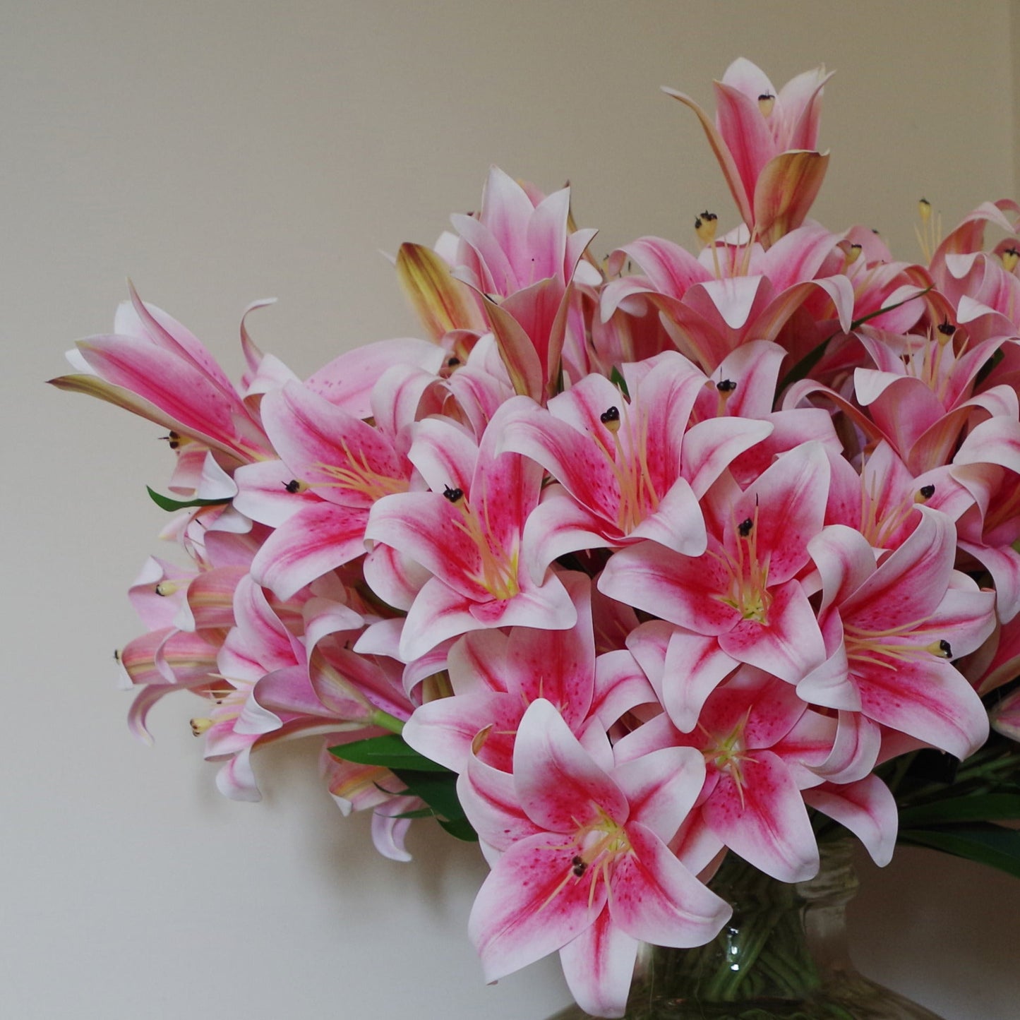 12 x 60cm Artificial Lily Stem Pink (144 Flowers)