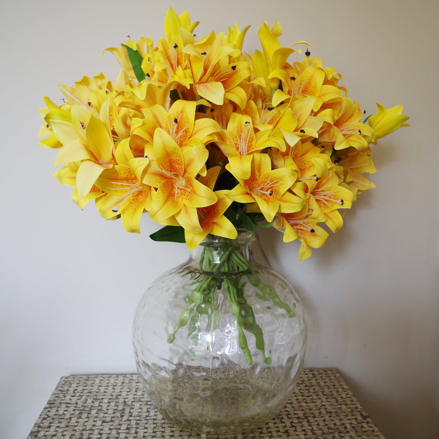 12 x 60cm Artificial Lily Stem Yellow (144 Flowers)
