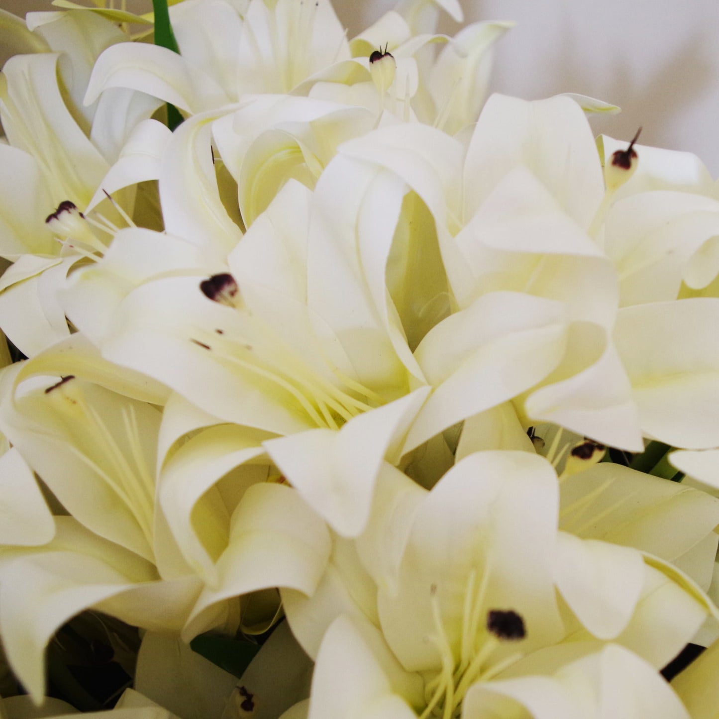 12 x 60cm Artificial Lily Stem White (144 Flowers)