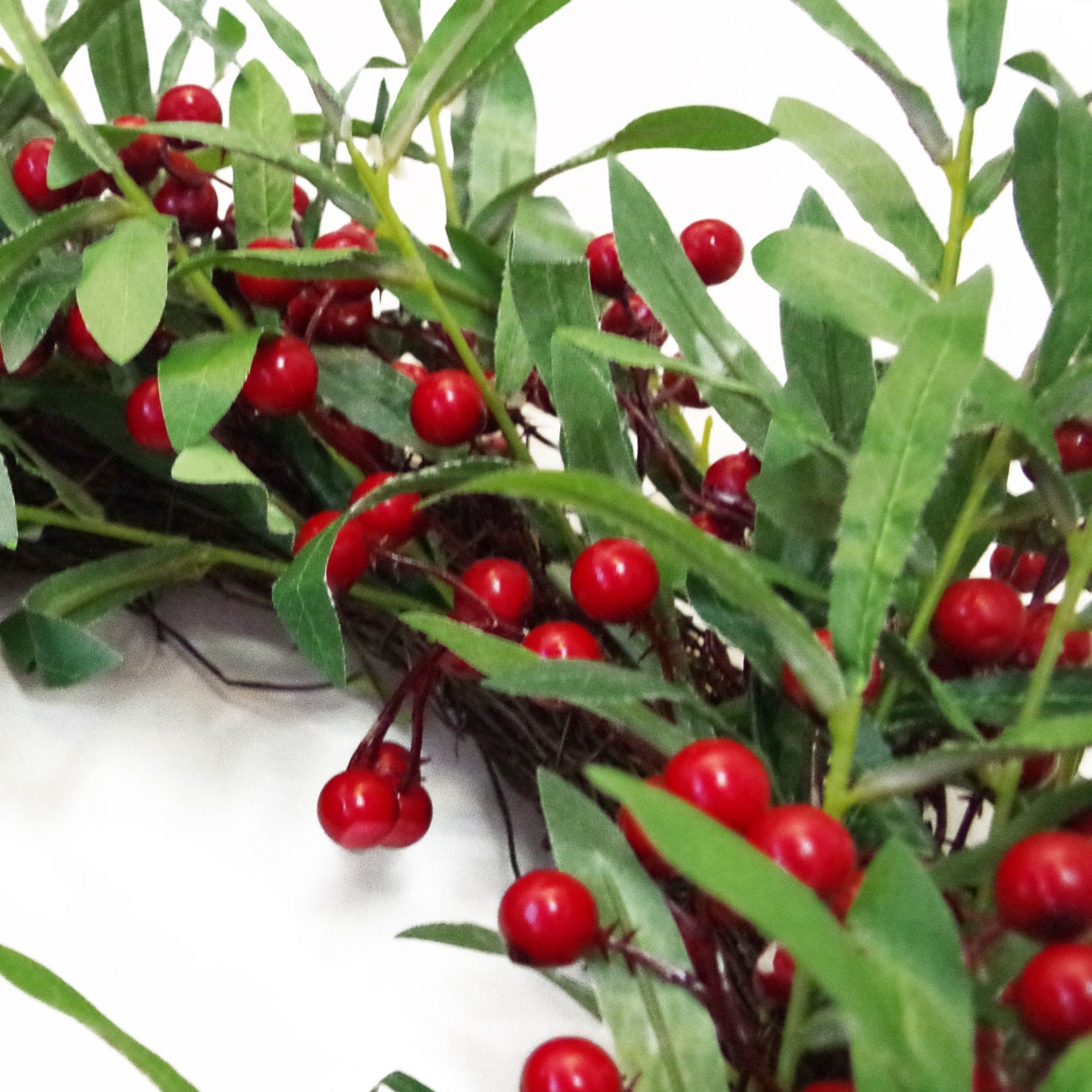 60cm (24) Large Luxury Christmas Mistletoe Leaf and Red Berry Floristry Wreath