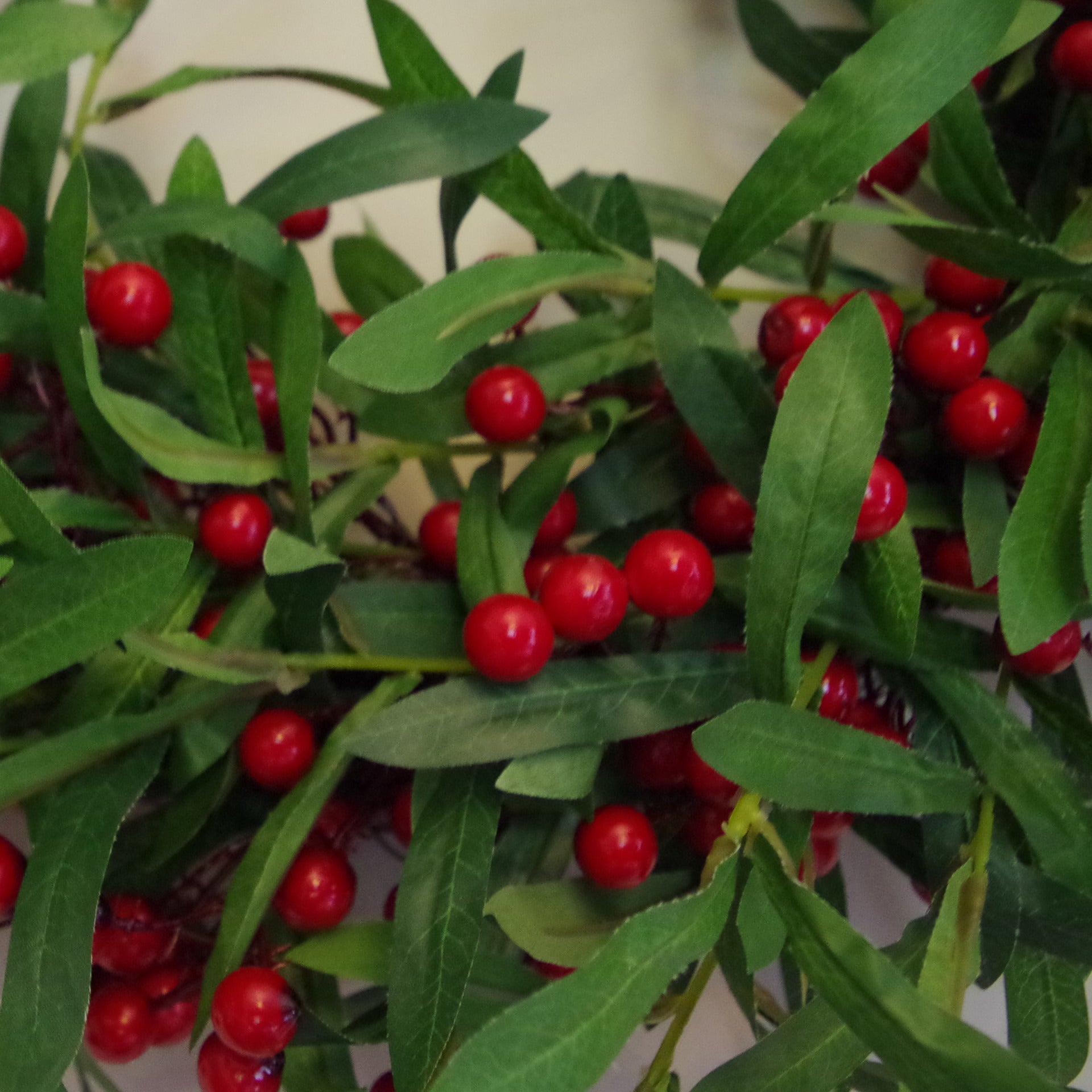 60cm (24) Large Luxury Christmas Mistletoe Leaf and Red Berry Floristry Wreath