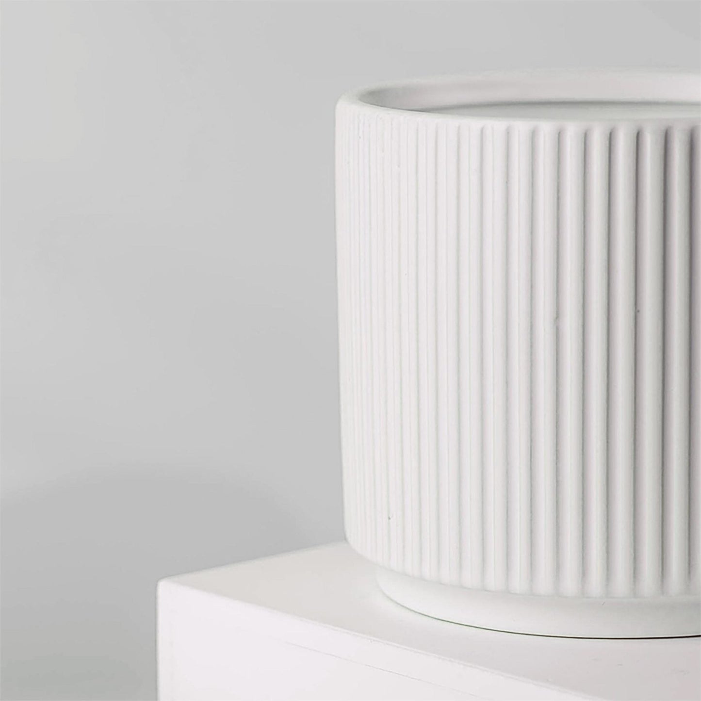 White Ribbed Ceramic Plant Pot with Bamboo Stand 14.5 x 14.5 x 19cm