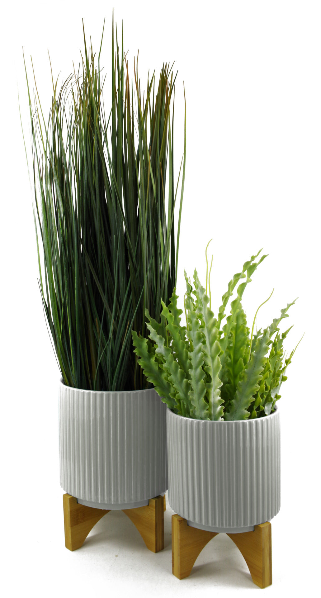 White Ribbed Ceramic Plant Pot with Bamboo Stand 14.5 x 14.5 x 19cm