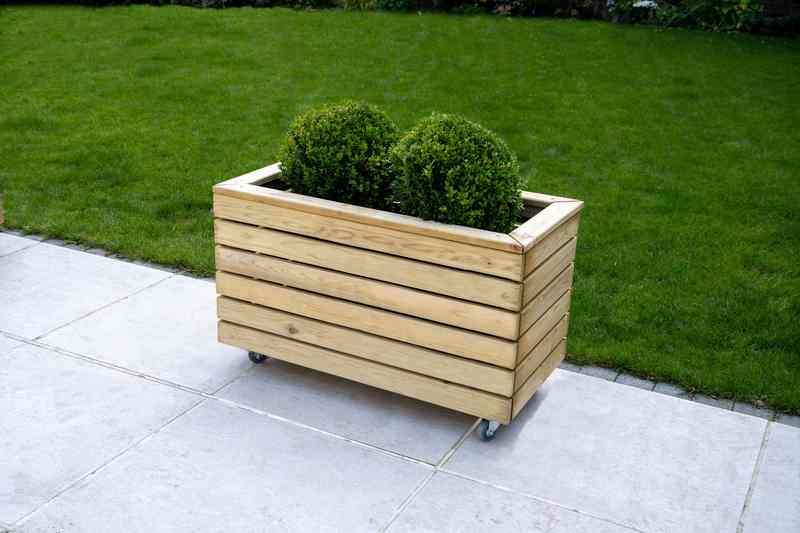 80cm(L) x 40(W) x 50(H) / With Wheels