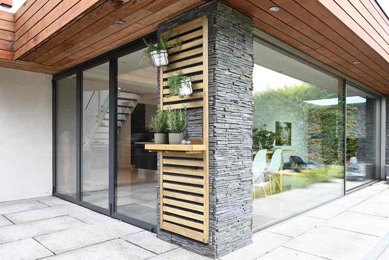 60cm(L) x 18(W) x 180(H)